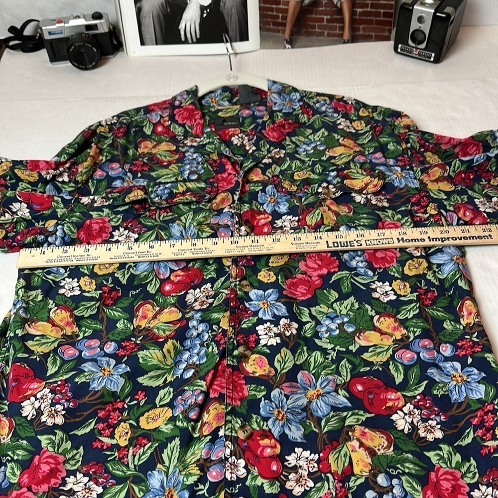 Vintage Liz Wear Fruit Floral Shirt Women’s S Rayon Button Down 90s Cottagecore - Picture 8 of 10